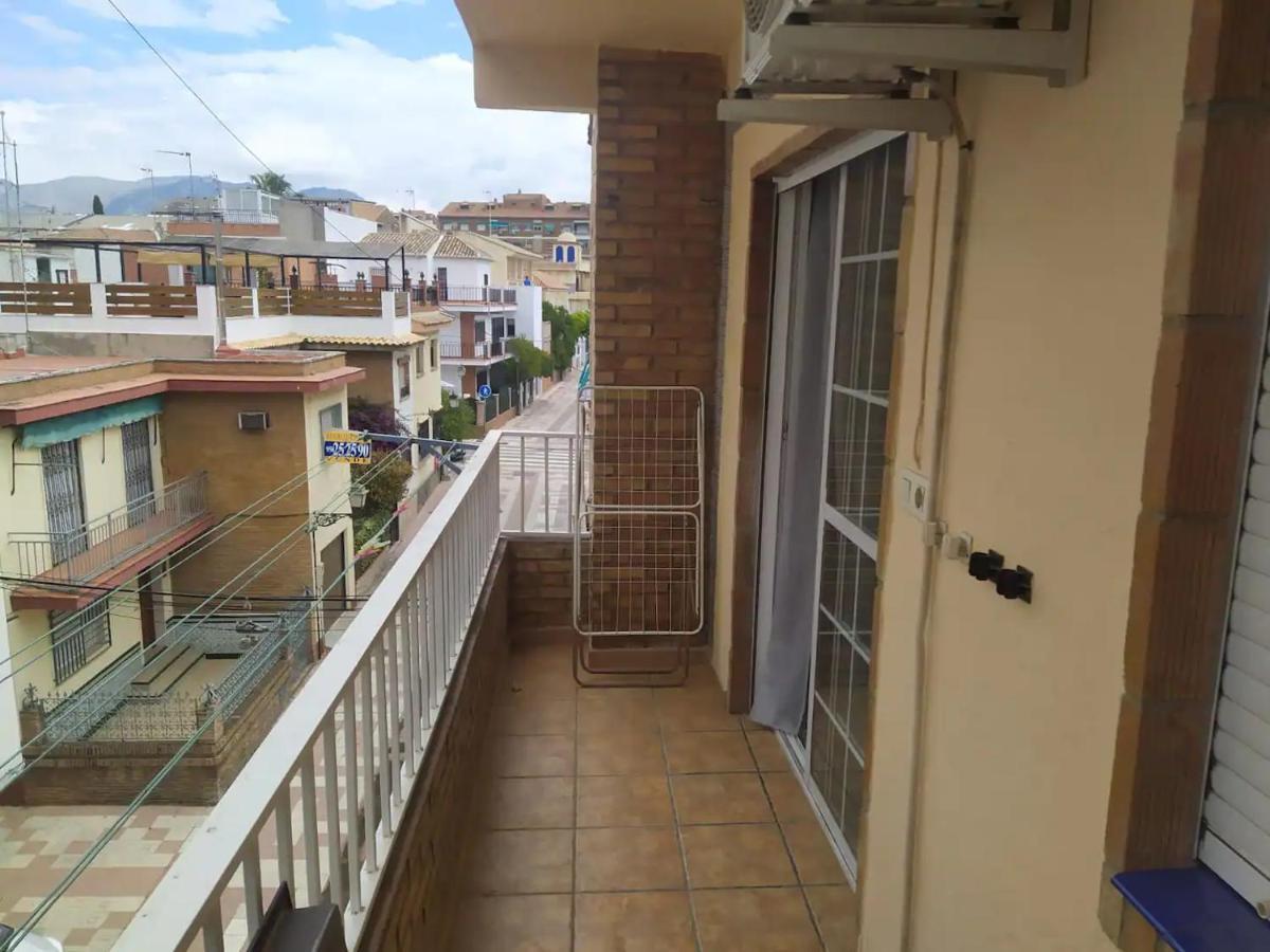 Apartamento 3 Dormitorios Frente A Hospital De Traumatologia Granada Exterior foto